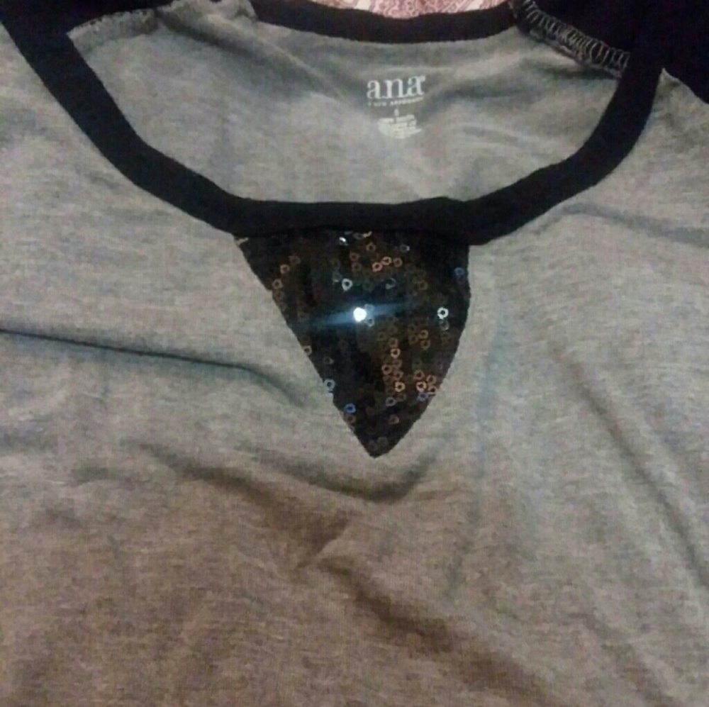 Teeshirt - Picture 2 of 2